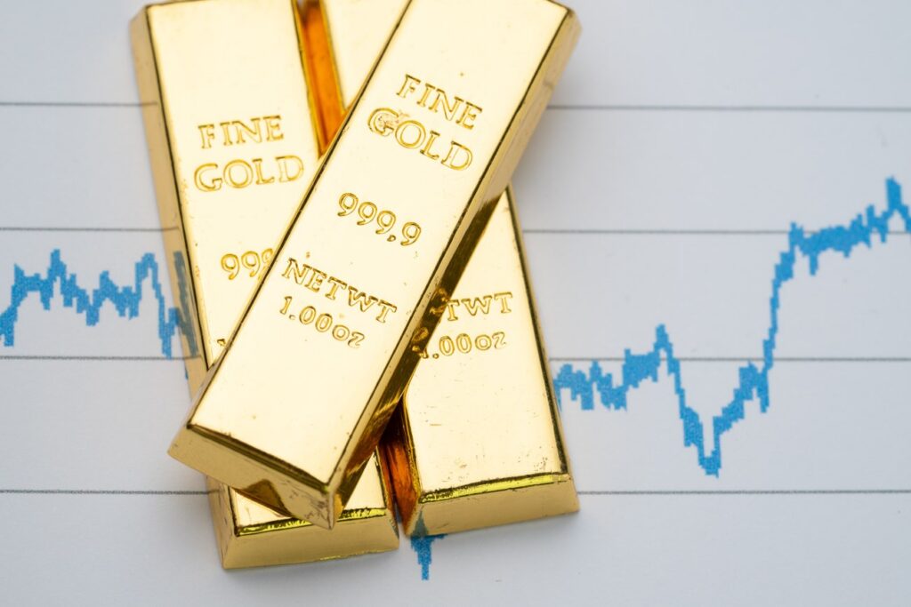 Gold steadies near seven-week low